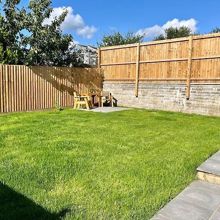 Modern Bungalow In Good Location Aberdulais Экстерьер фото